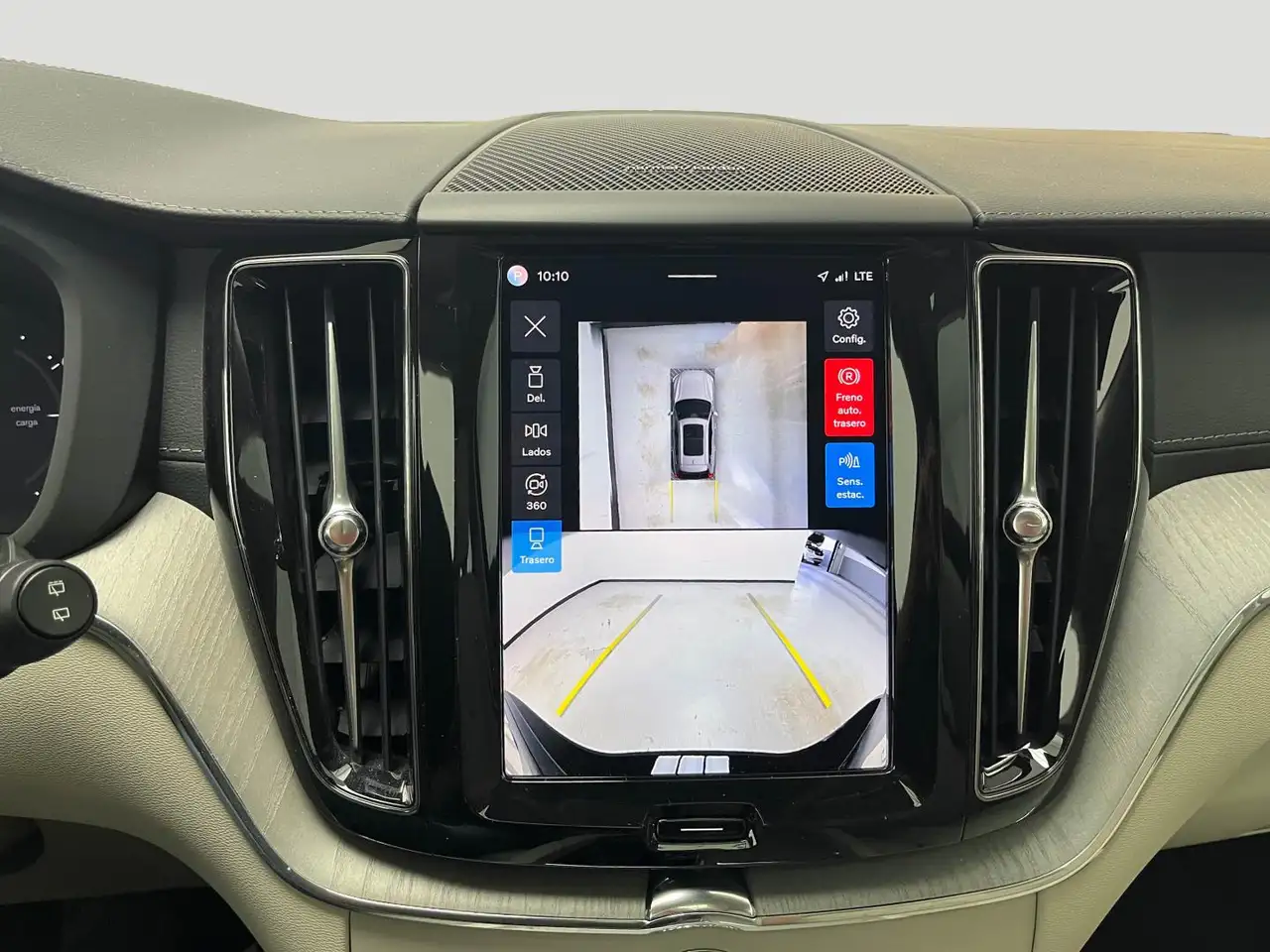 Volvo XC60 2.0 T6 AWD Recharge Ultra Dark Auto — Vehicle gallery 12