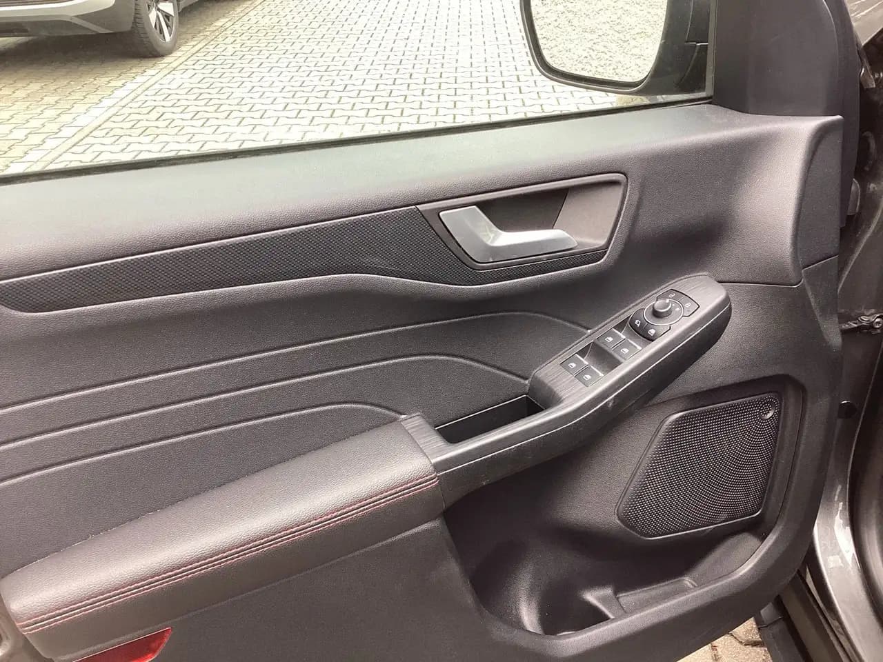 Ford Kuga ST-Line — Vehicle gallery 10