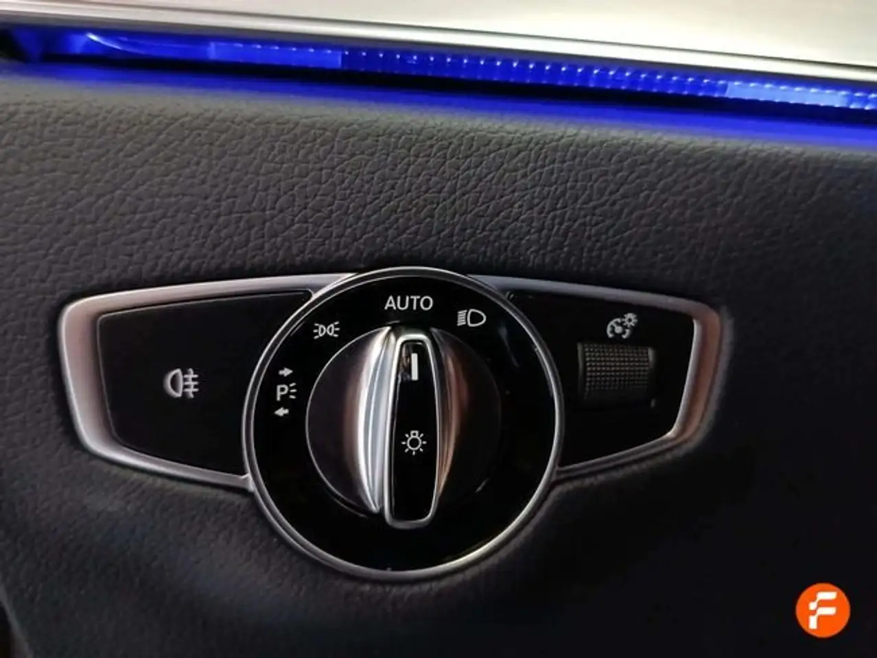 Mercedes-Benz E 200 — معرض صور السيارة 22
