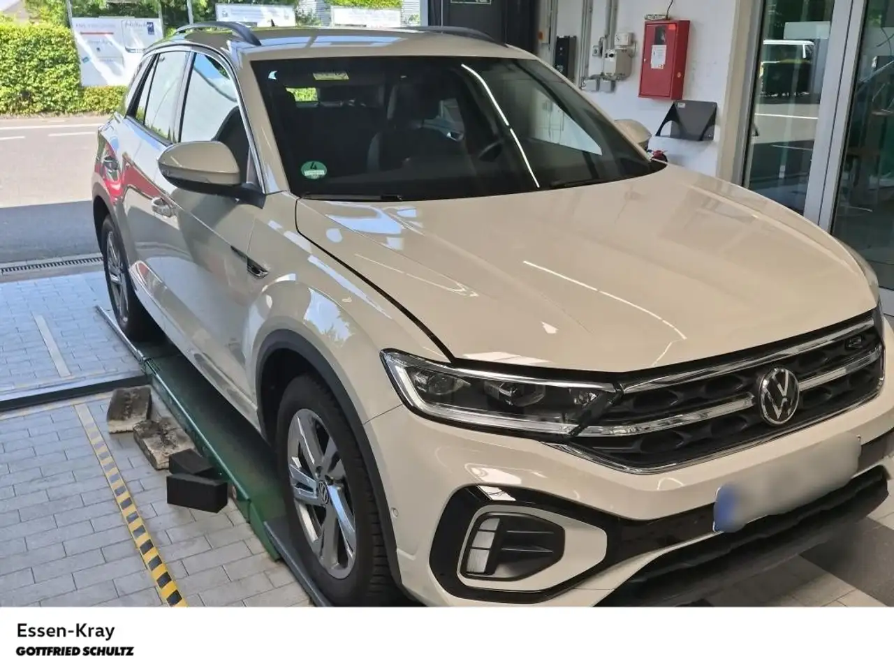 Volkswagen T-Roc R-Line 1.5 TSI DSG LED Parkpilot Sitzheizung — Vehicle gallery 7