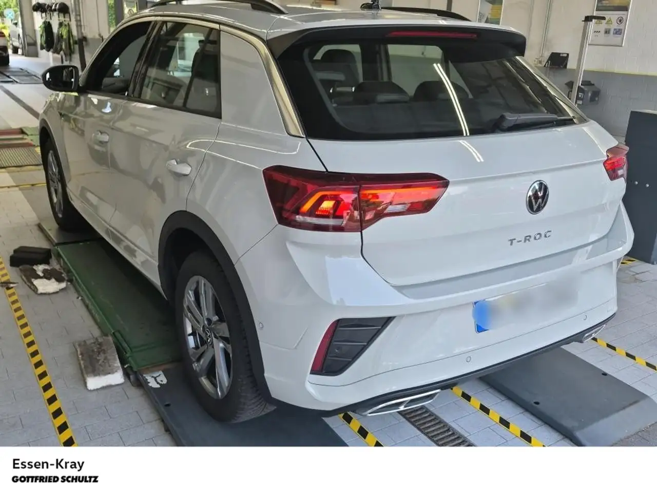Volkswagen T-Roc R-Line 1.5 TSI DSG LED Parkpilot Sitzheizung — Vehicle gallery 8
