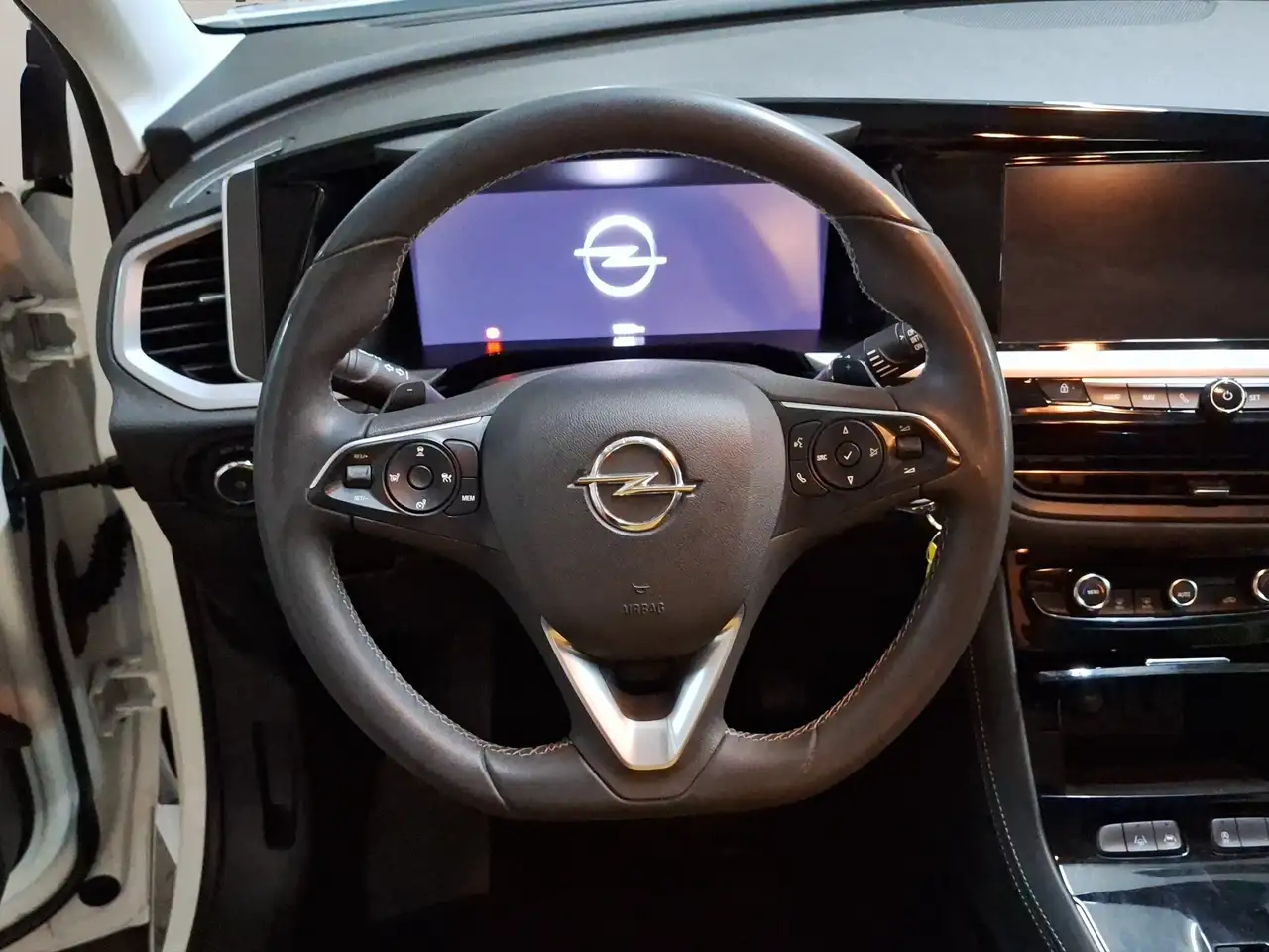 Opel Grandland 1.2 Turbo Enjoy LED+LM+PDC+Facelift — معرض صور السيارة 9