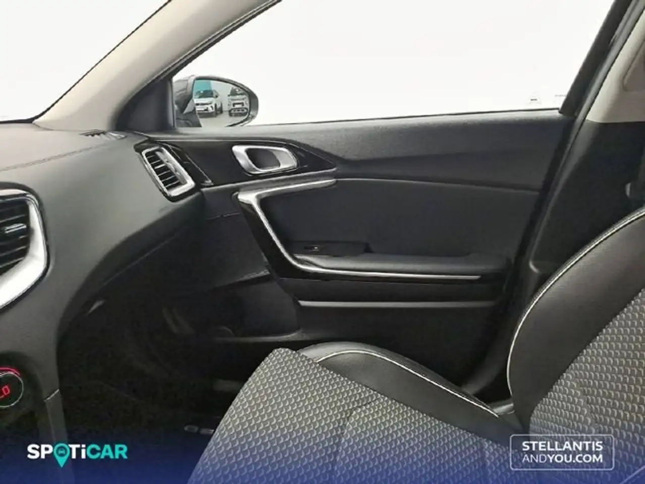 Kia XCeed 1.6 MHEV iMT 100kW (136CV) Tech — معرض صور السيارة 24
