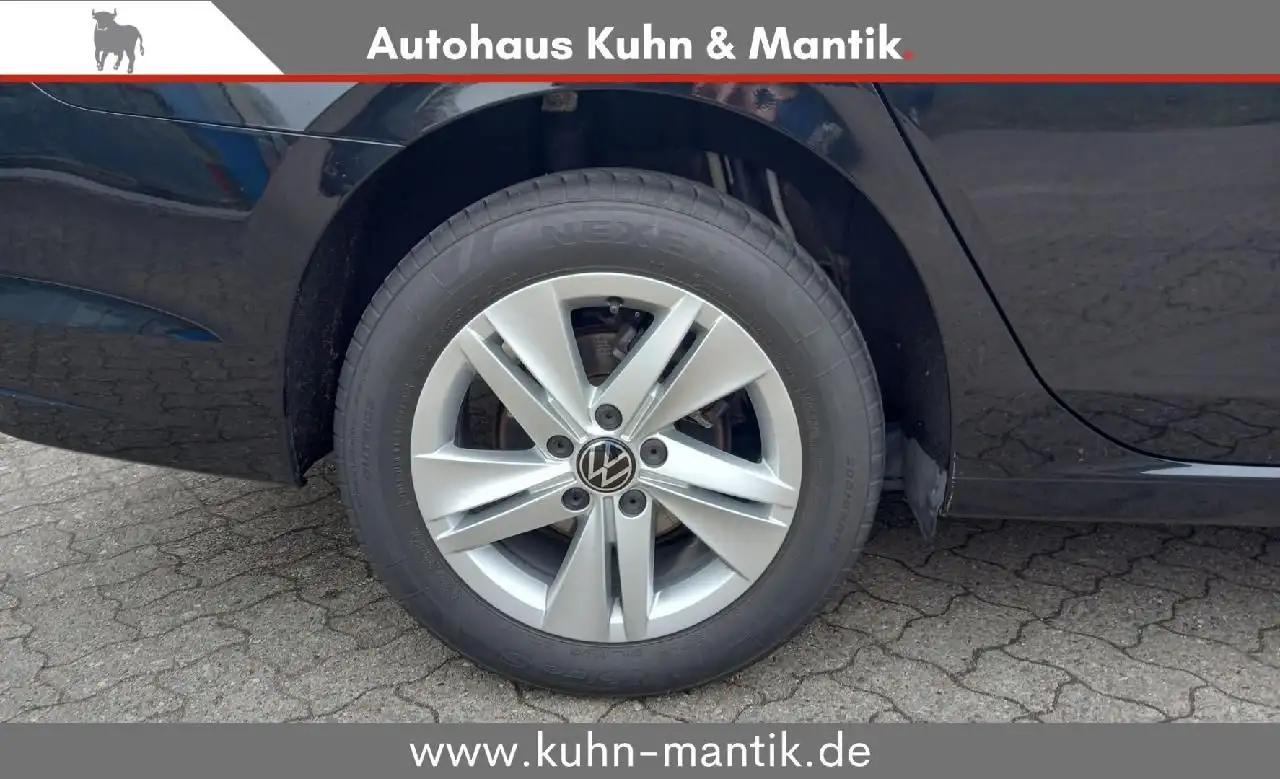 Volkswagen Golf VIII Var 1.5 TSI Life NAVI ACC RFK LED SHZ — Galería del vehículo 3