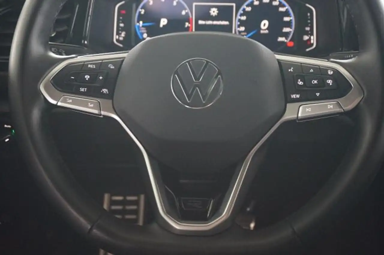 Volkswagen T-Roc T-ROC 1,5 TSI DSG R-LINE BLACK PANO RFK NAV — Vehicle gallery 12