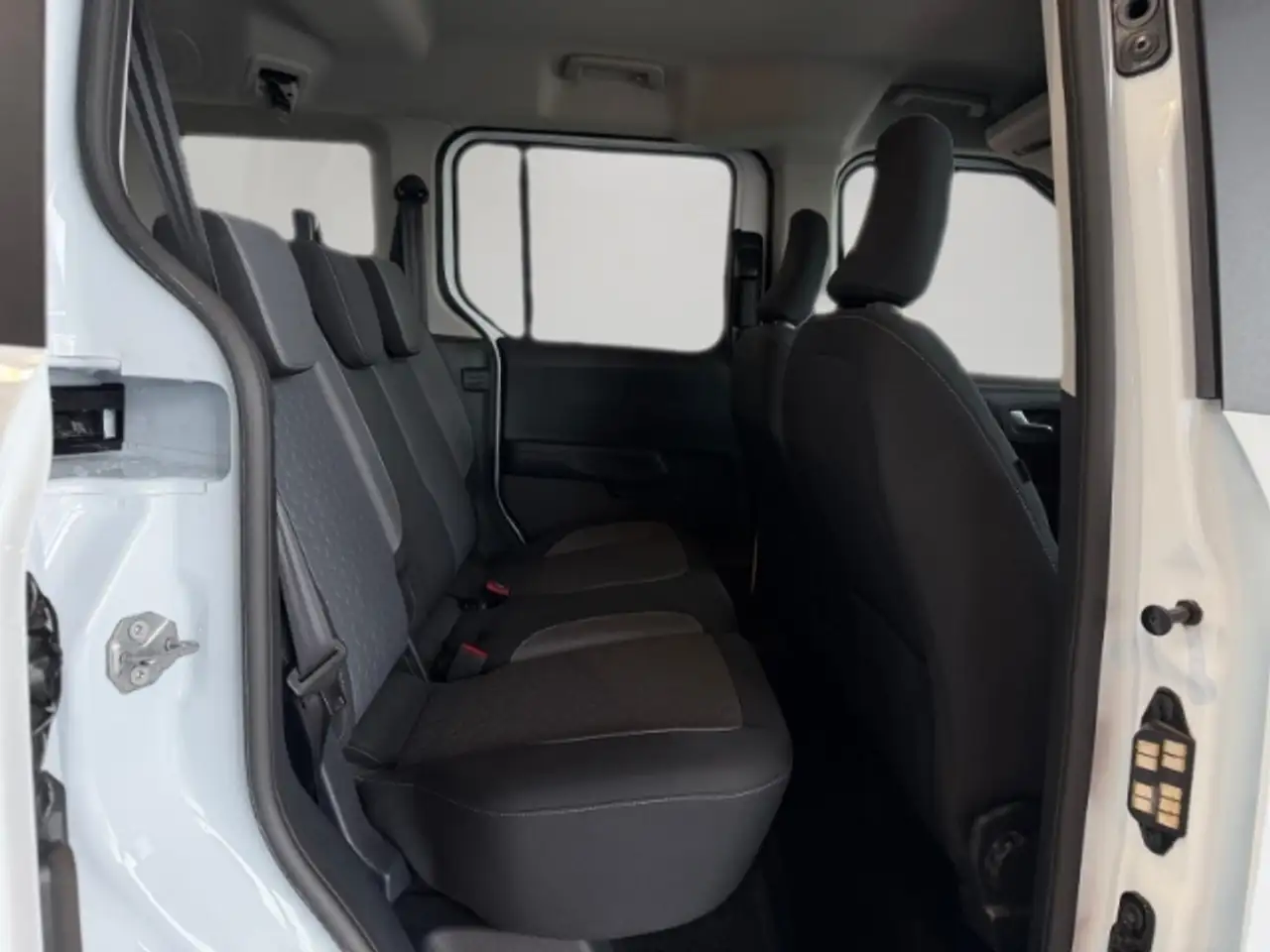 Ford Tourneo Courier 1.0 EcoBoost Titanium + Automatik + Kamera + Klima — معرض صور السيارة 13