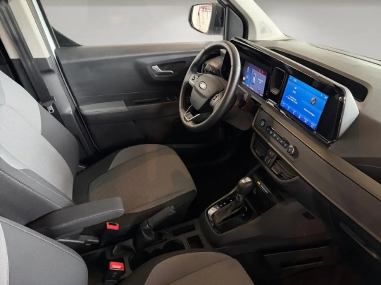 Ford Tourneo Courier 1.0 EcoBoost Titanium + Automatik + Kamera + Klima — معرض صور السيارة 14