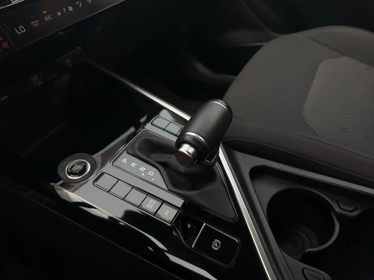 Kia Niro 1.6 GDi PHEV 126kW (171CV) Drive — معرض صور السيارة 16