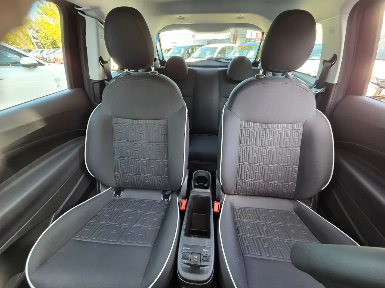 Fiat 500e 3+1 42 kWh *Style-Paket+Wallbox — Galerie du véhicule 14