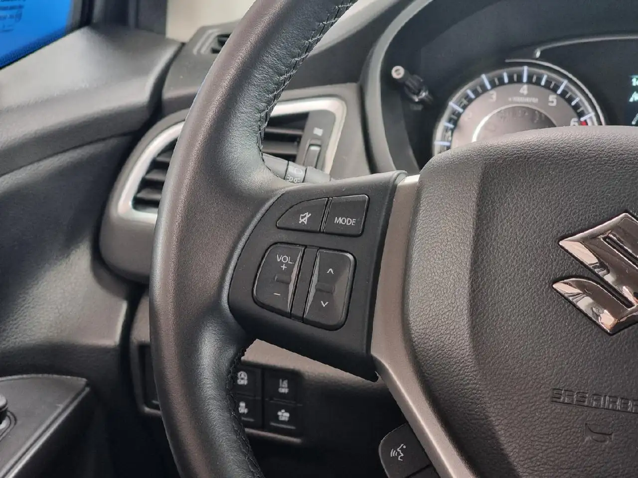 Suzuki S-Cross Comfort AllGrip 4x4 Hybrid Keyless PDC Kamera LED — Vehicle gallery 12