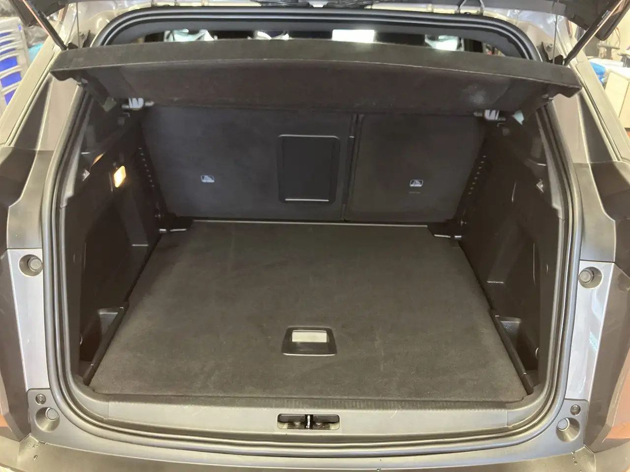 Peugeot 3008 1.2 PureTech 130 Allure Pack ACC+LED+Navi — Vehicle gallery 17
