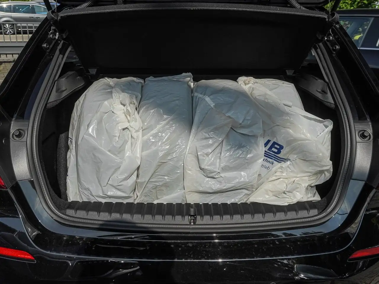 BMW 116 i NAVI PDC V+H DAB Klima Touch — Vehicle gallery 19