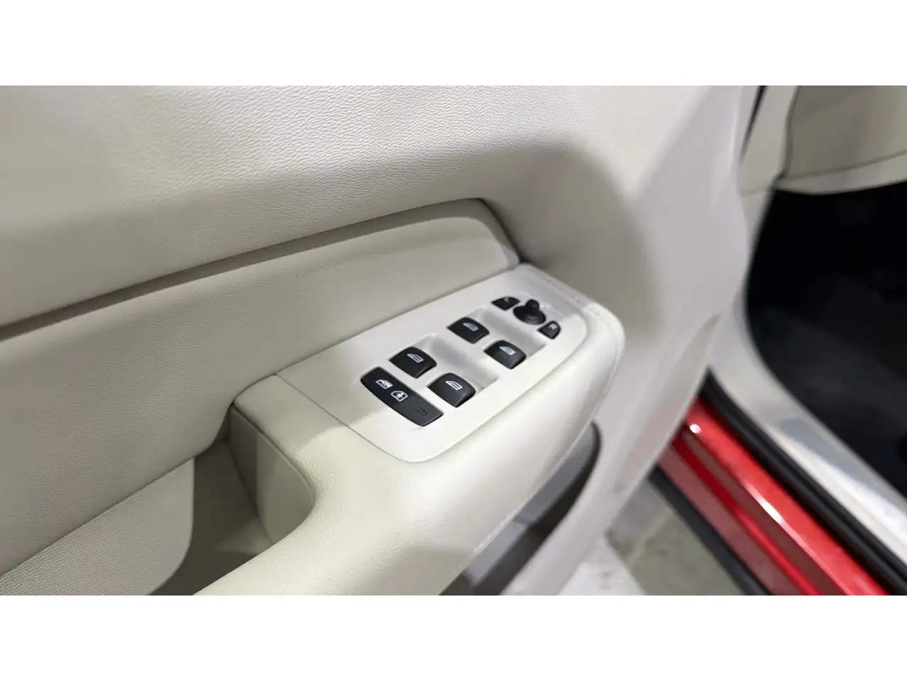 Volvo XC60 T6 Recharge Plus Bright — معرض صور السيارة 22