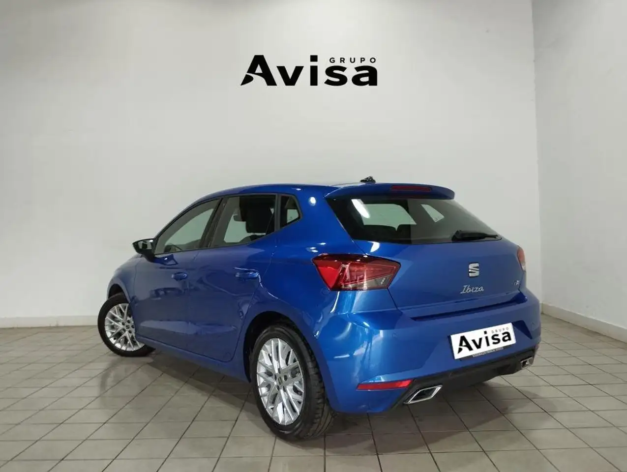 SEAT Ibiza 1.0 TSI S&S FR XS 115 — معرض صور السيارة 2