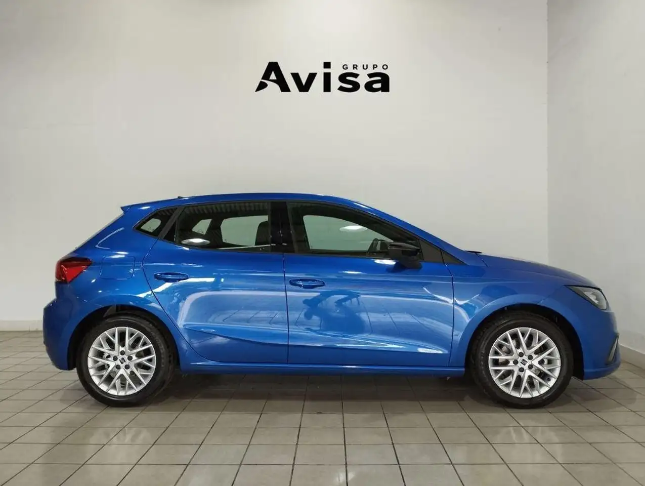 SEAT Ibiza 1.0 TSI S&S FR XS 115 — معرض صور السيارة 3