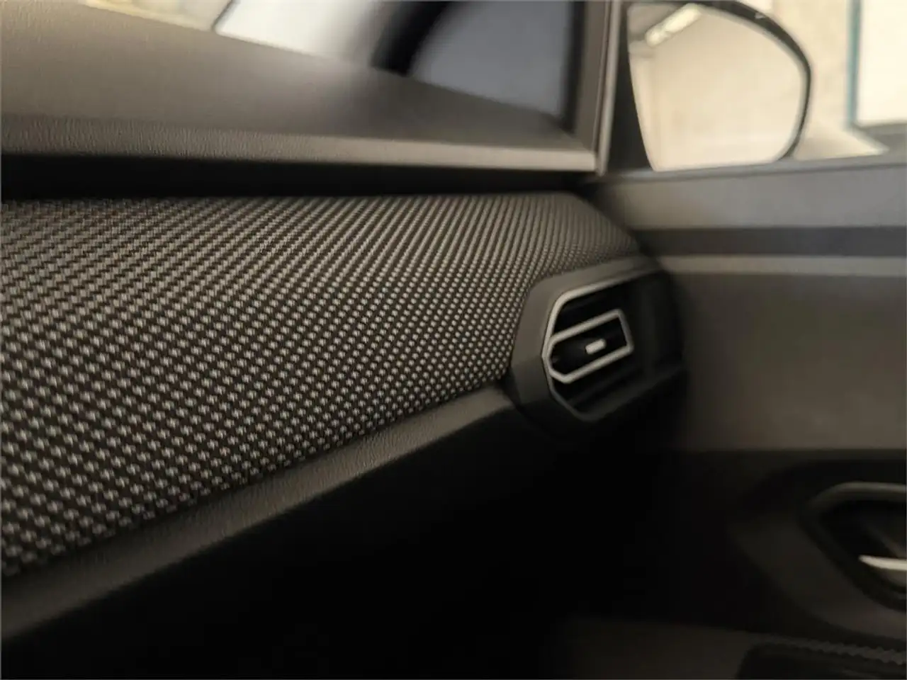 Dacia Sandero TCe Expresion 67kW — Galerie du véhicule 16