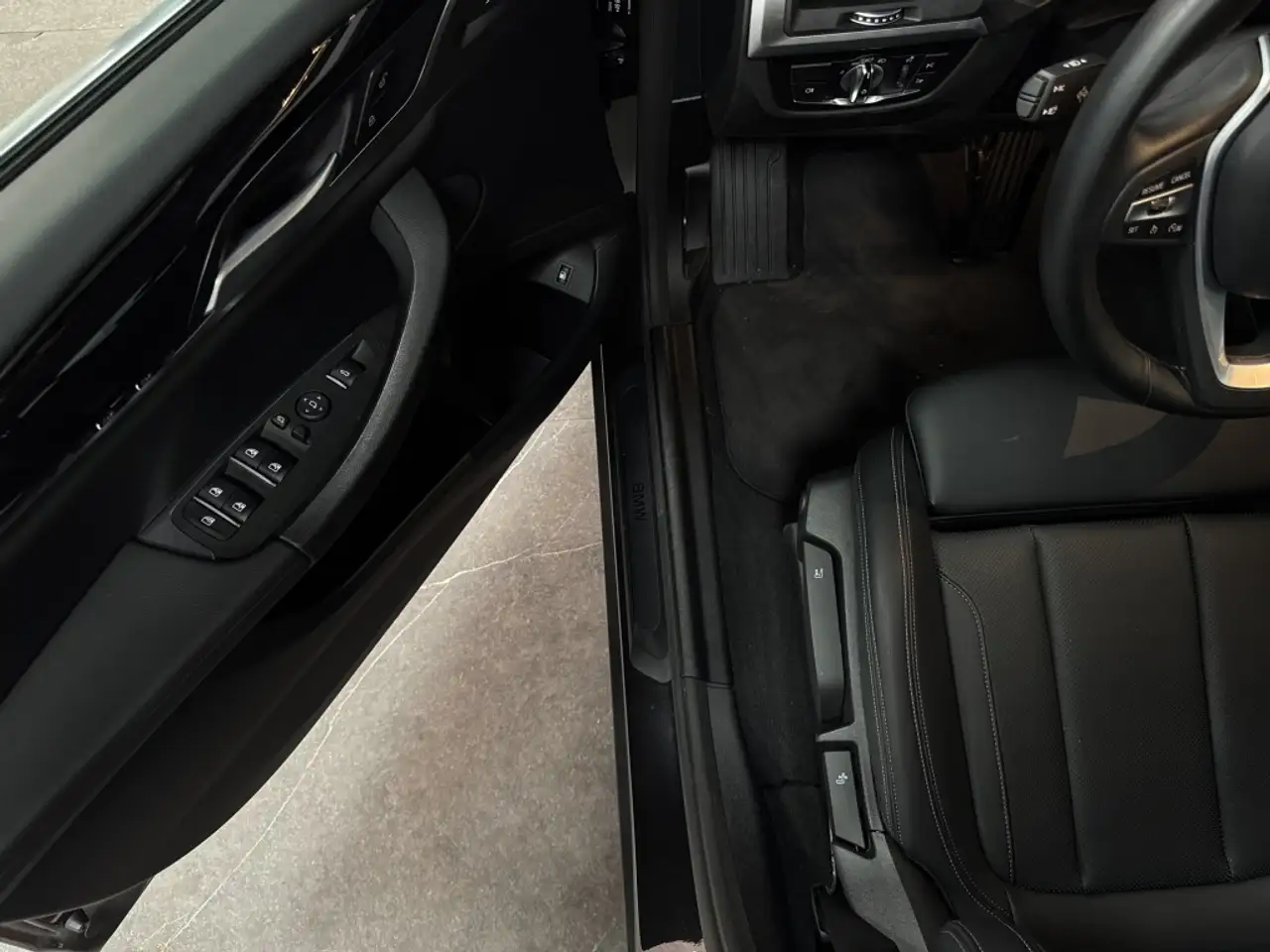 BMW X3 xDrive 30e xLine — Vehicle gallery 25
