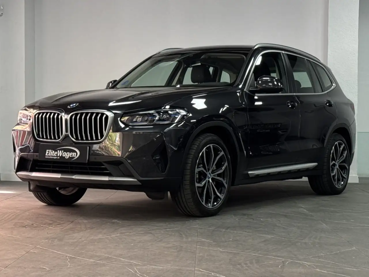 BMW X3 xDrive 30e xLine — Vehicle gallery 2