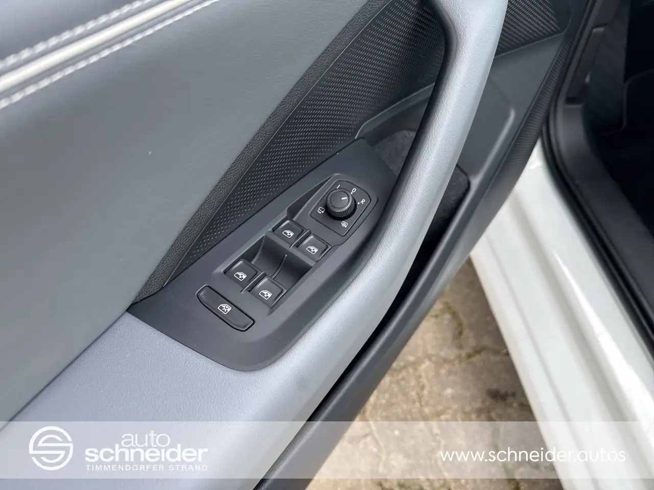 Volkswagen Passat Passat Variant 1.5eTSI DSG Business Navi AHK RFK — معرض صور السيارة 16