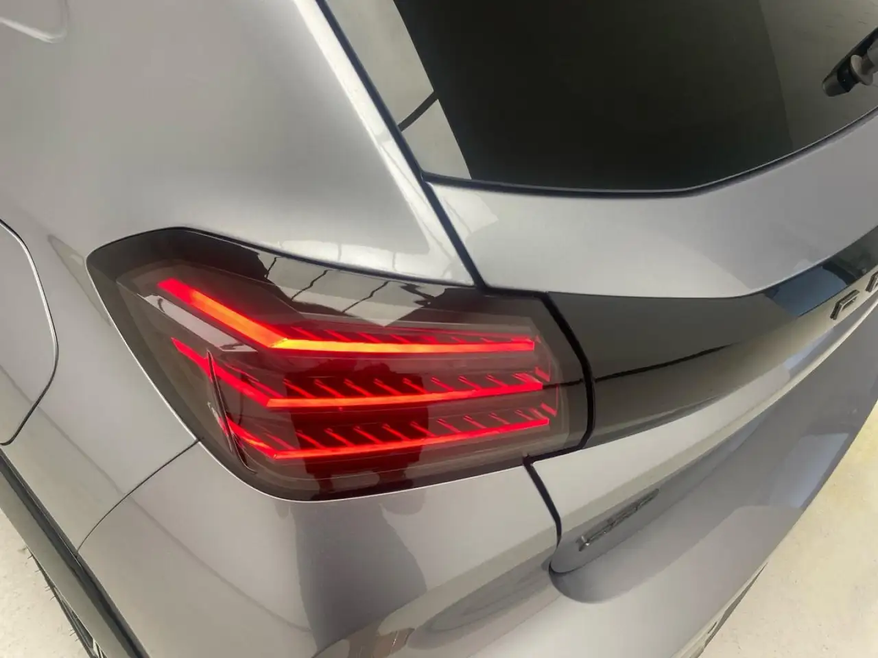 Peugeot 208 GT Puretech 100 — معرض صور السيارة 12