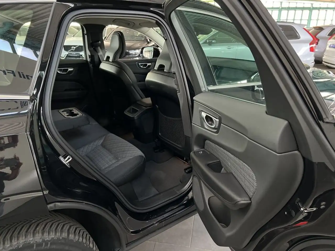 Volvo XC60 XC60 B5 AWD Aut Pilot BLIS Voll-LED 19'' Google Ka — معرض صور السيارة 20