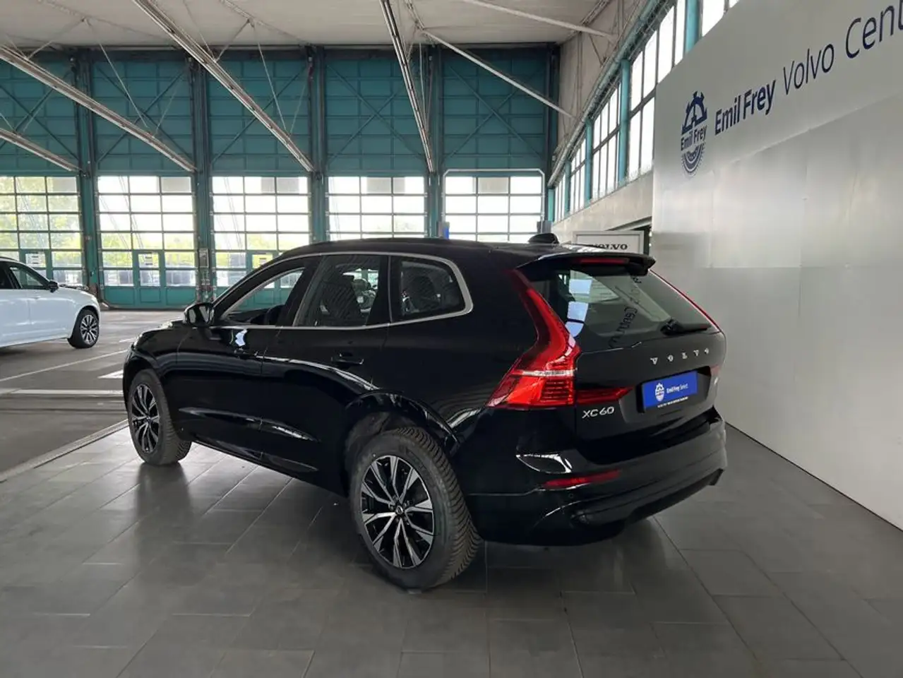 Volvo XC60 XC60 B5 AWD Aut Pilot BLIS Voll-LED 19'' Google Ka — معرض صور السيارة 24