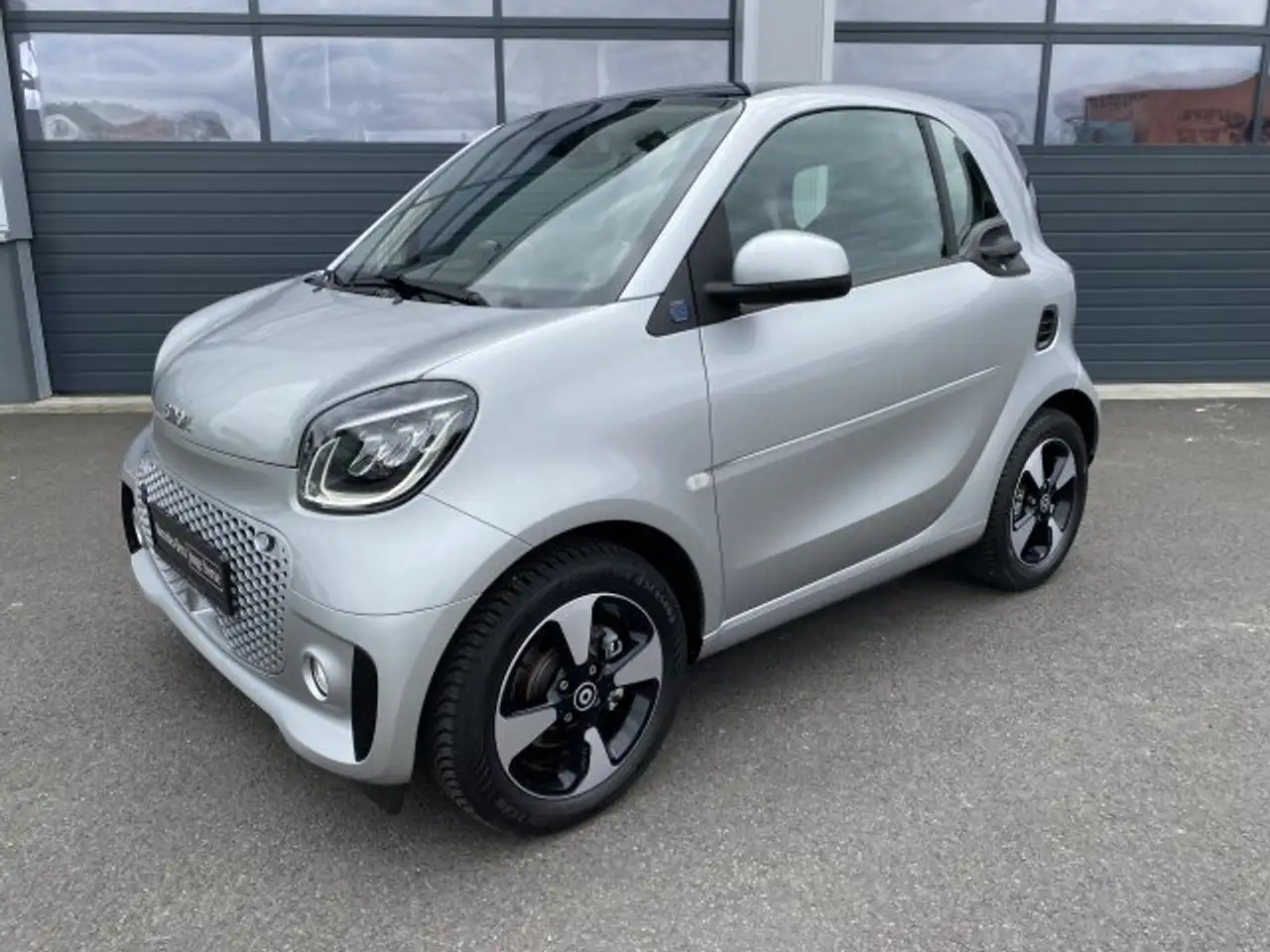 smart forTwo smart EQ fortwo Exclusive LED Panorama Kamera... — معرض صور السيارة 2