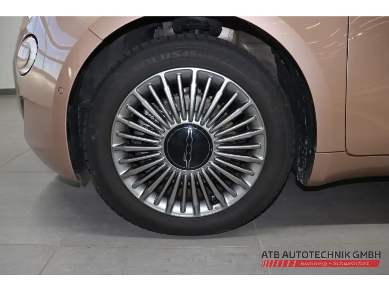 Fiat 500e 42kWh SOH 95,7% Komfort- und Stylepaket — معرض صور السيارة 22