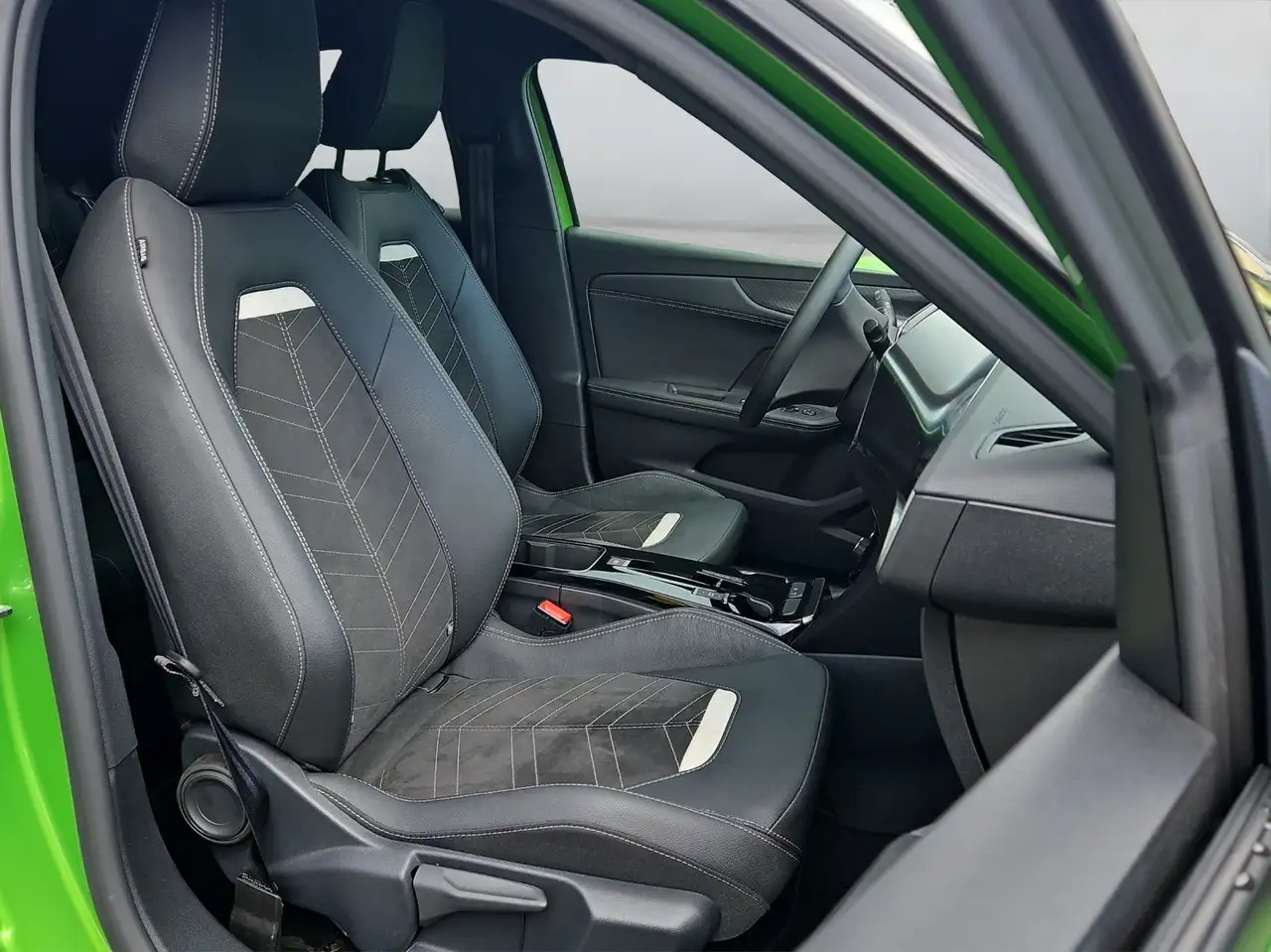Opel Mokka-E Electric GS*NAVI*CAR PLAY*SHZ*WÄRMEPUMPE — معرض صور السيارة 9