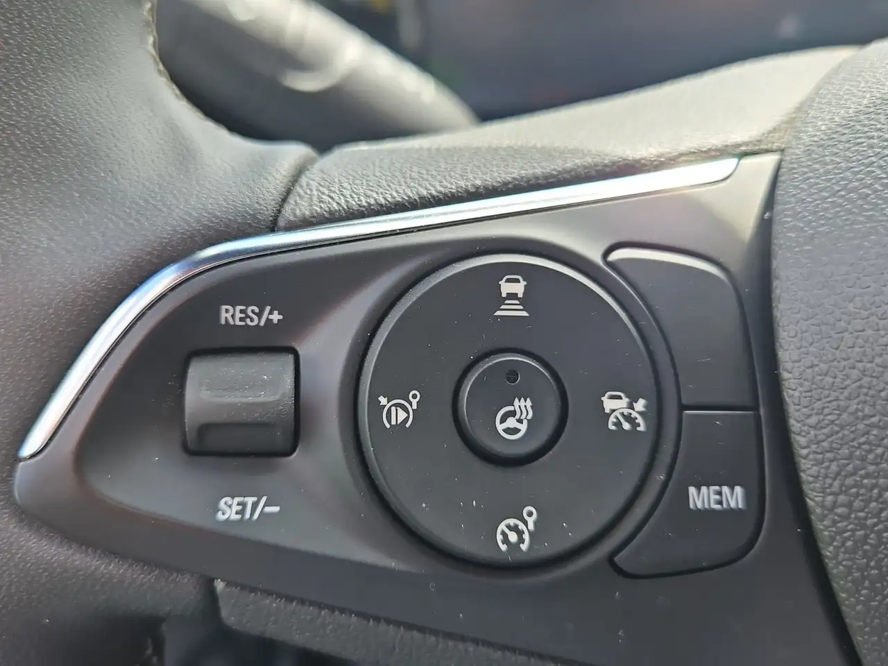 Opel Mokka-E Electric GS*NAVI*CAR PLAY*SHZ*WÄRMEPUMPE — معرض صور السيارة 17