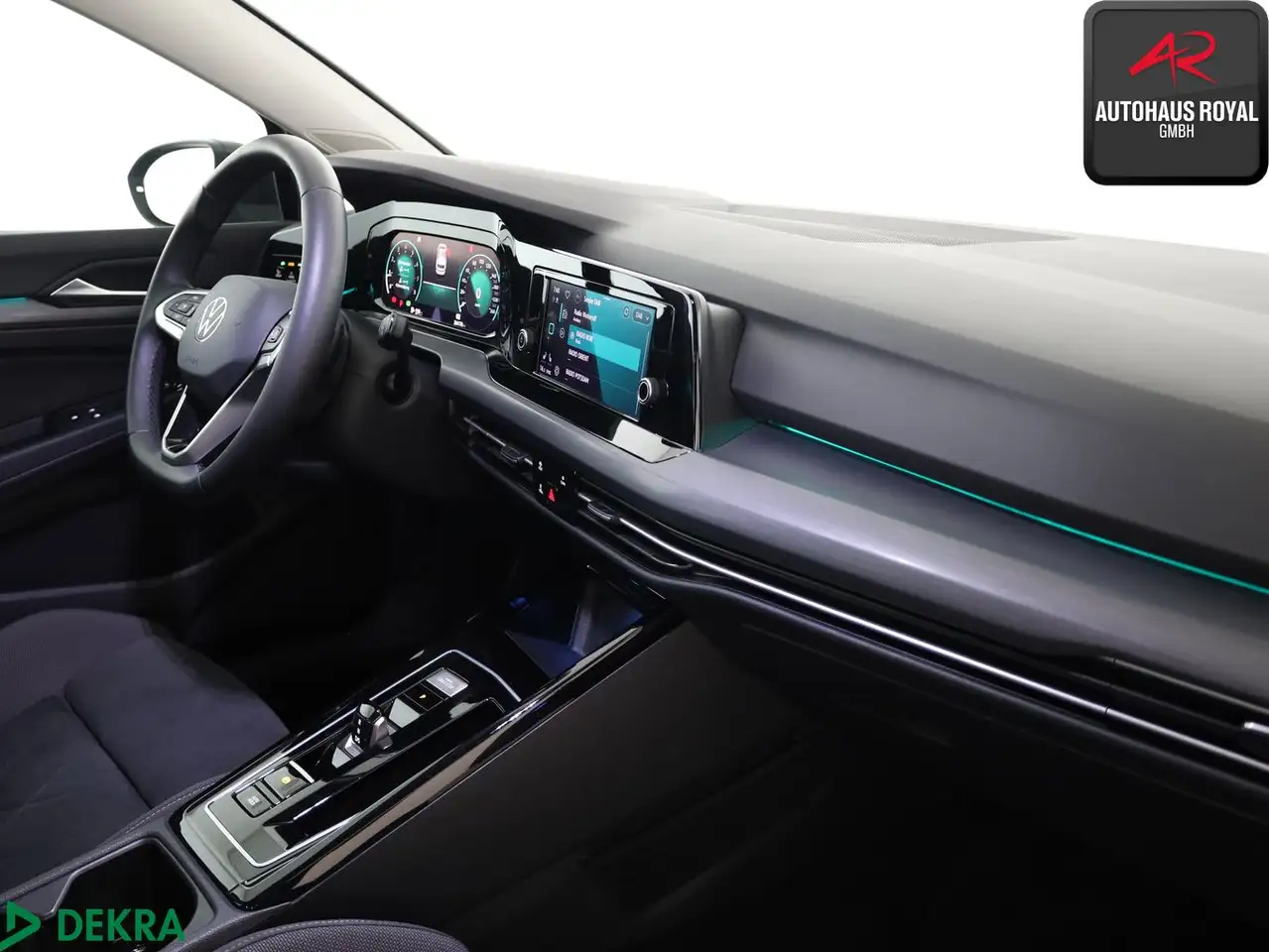 Volkswagen Golf VIII 2.0 TSI STYLE MASSAGE,MEMORY,ACC,1.HD — Galerie du véhicule 10
