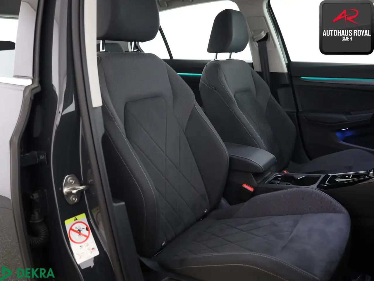 Volkswagen Golf VIII 2.0 TSI STYLE MASSAGE,MEMORY,ACC,1.HD — Galerie du véhicule 11