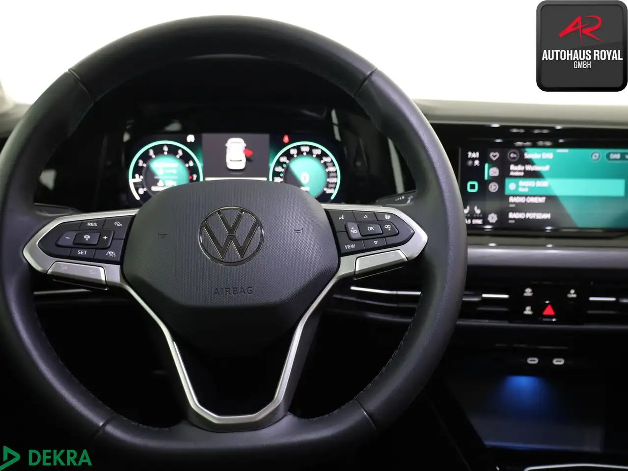 Volkswagen Golf VIII 2.0 TSI STYLE MASSAGE,MEMORY,ACC,1.HD — Galerie du véhicule 15