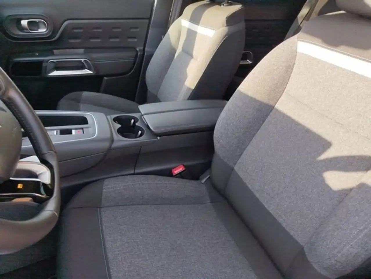 Citroen C5 Aircross HYBRID 100kW (136CV) e-DCS6 Plus — معرض صور السيارة 9