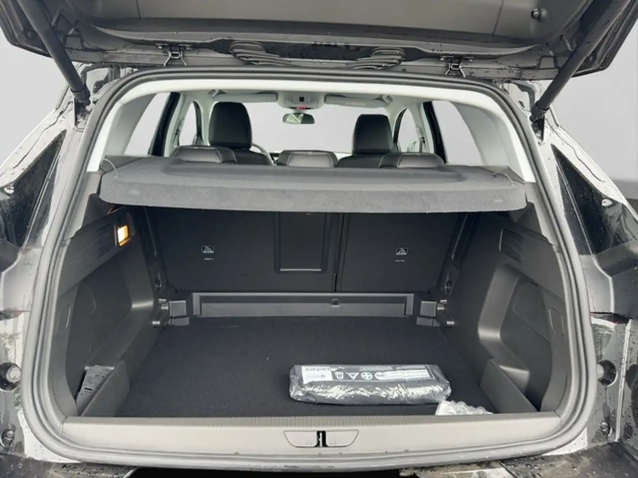 Opel Grandland Automatik Ultimate Leder Navi Lenkrad/Sitzheizu... — Galería del vehículo 16