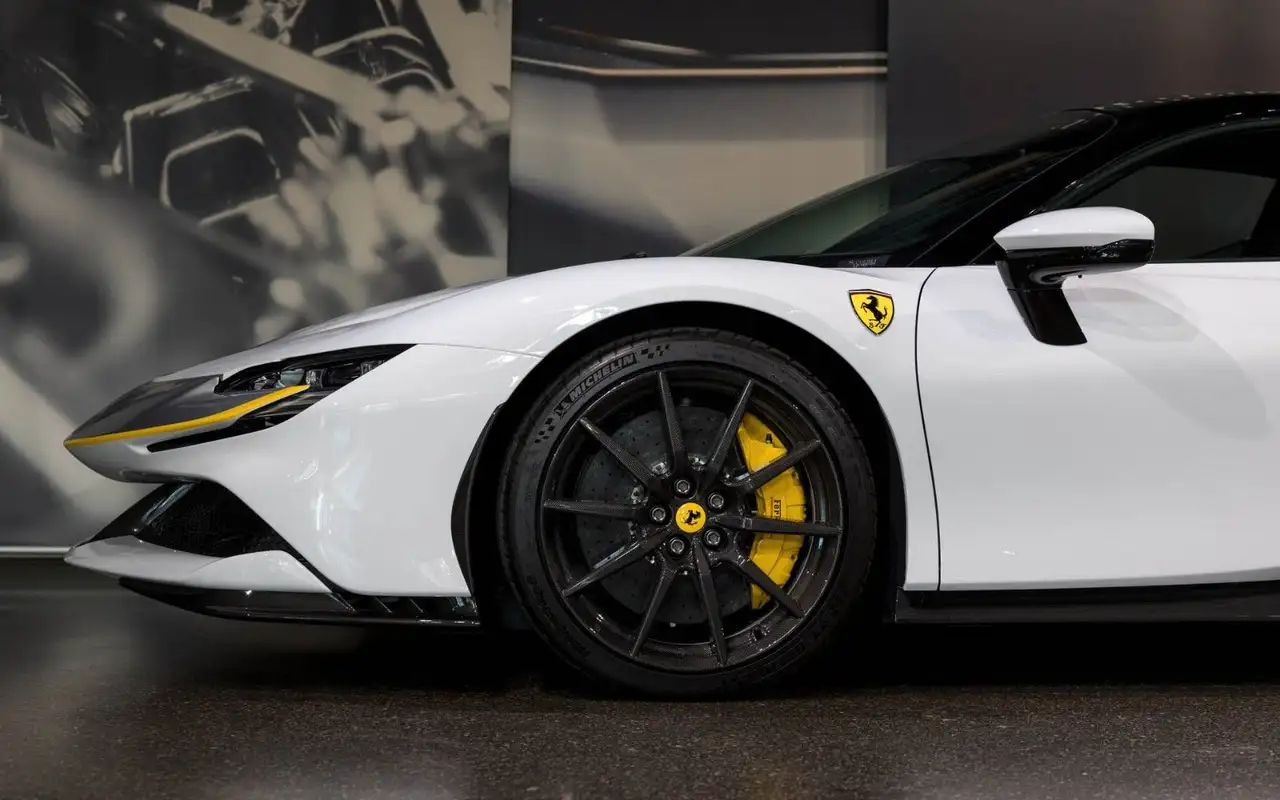Ferrari SF90 Stradale FULL CARBON | ASSETTO FIORANO — Galerie du véhicule 2
