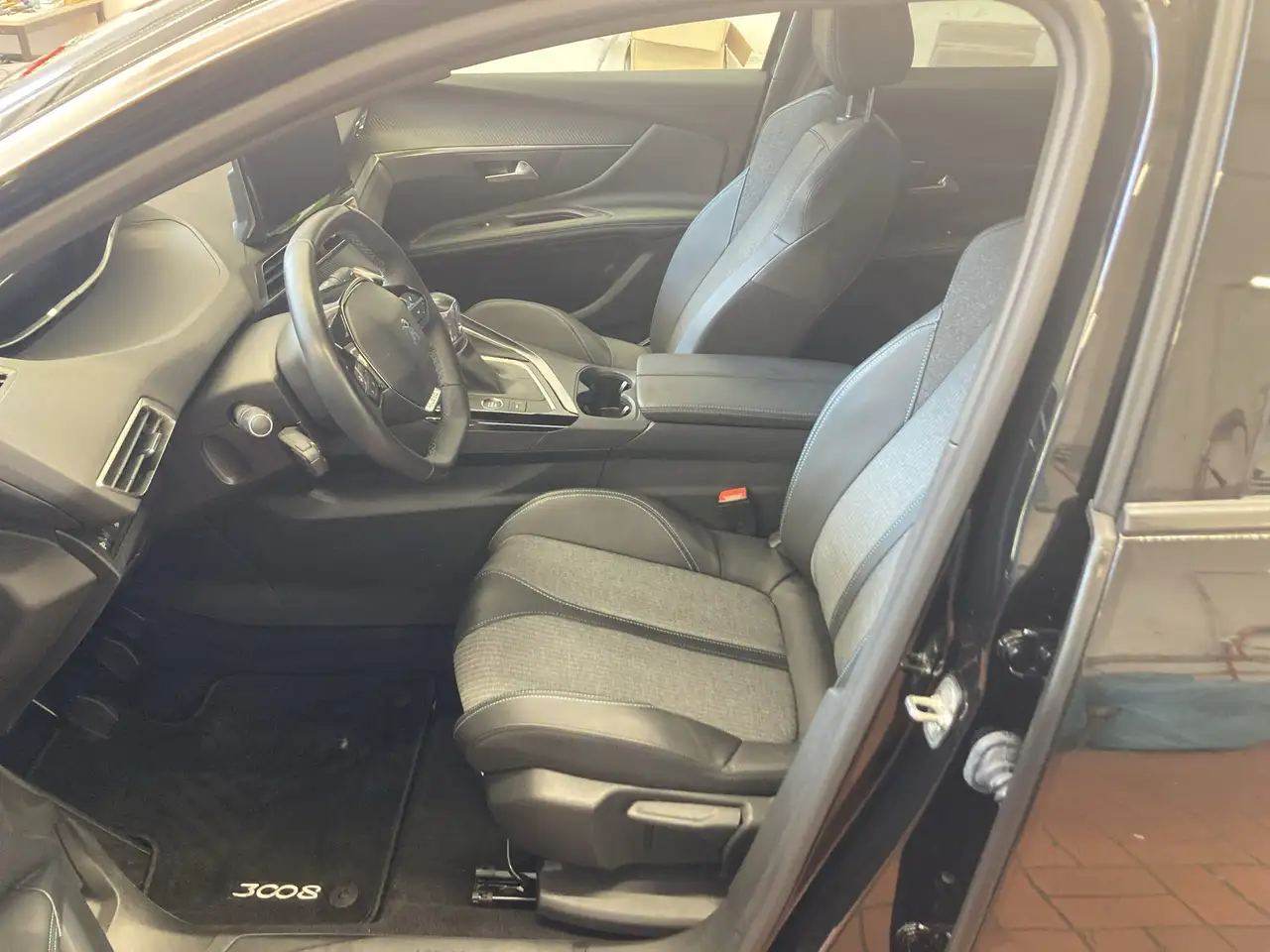 Peugeot 3008 1.2 PureTech Allure Pack ACC+Navi+SHZ+Kamera — معرض صور السيارة 7