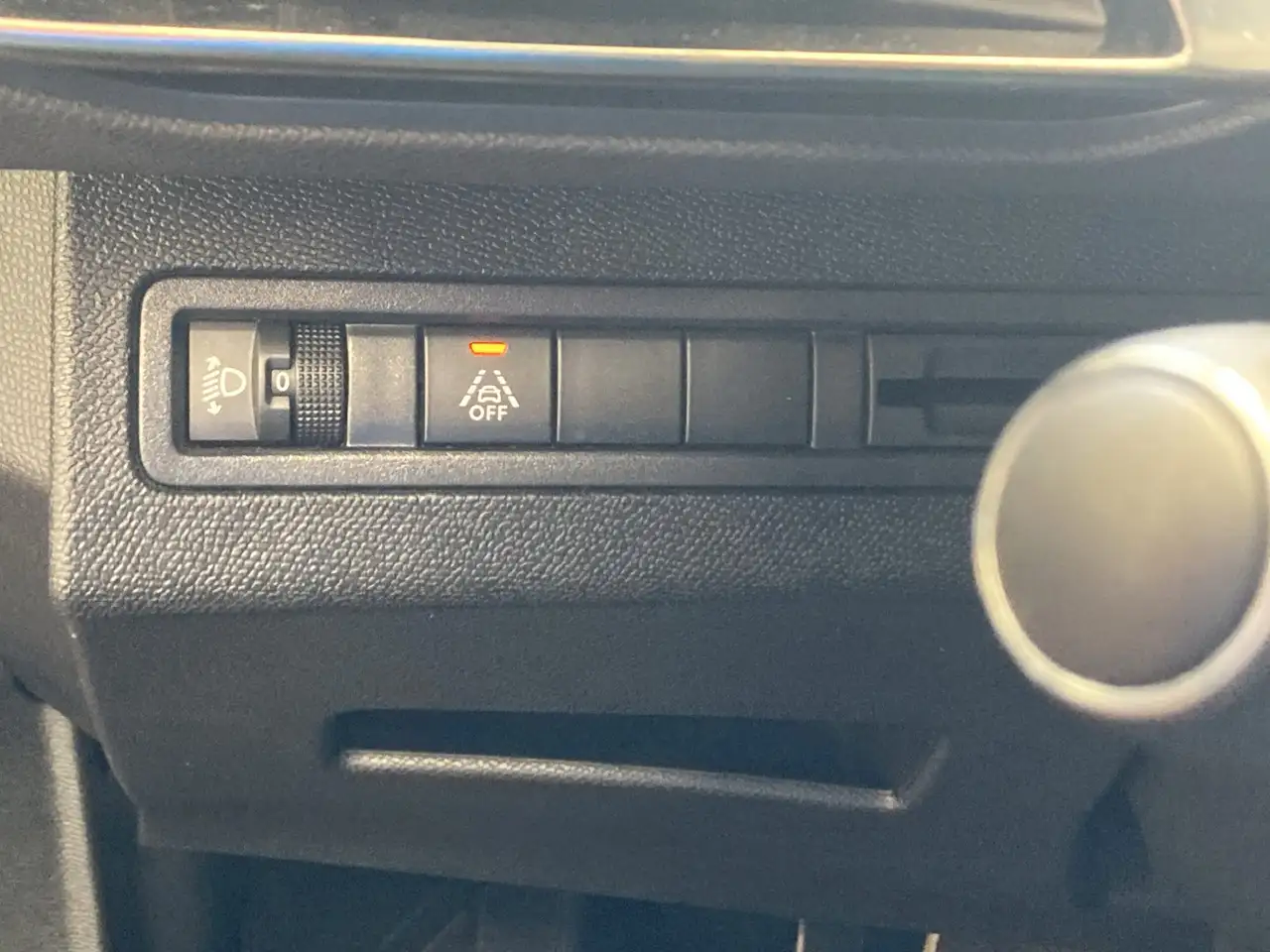 Peugeot 3008 1.2 PureTech Allure Pack ACC+Navi+SHZ+Kamera — معرض صور السيارة 21