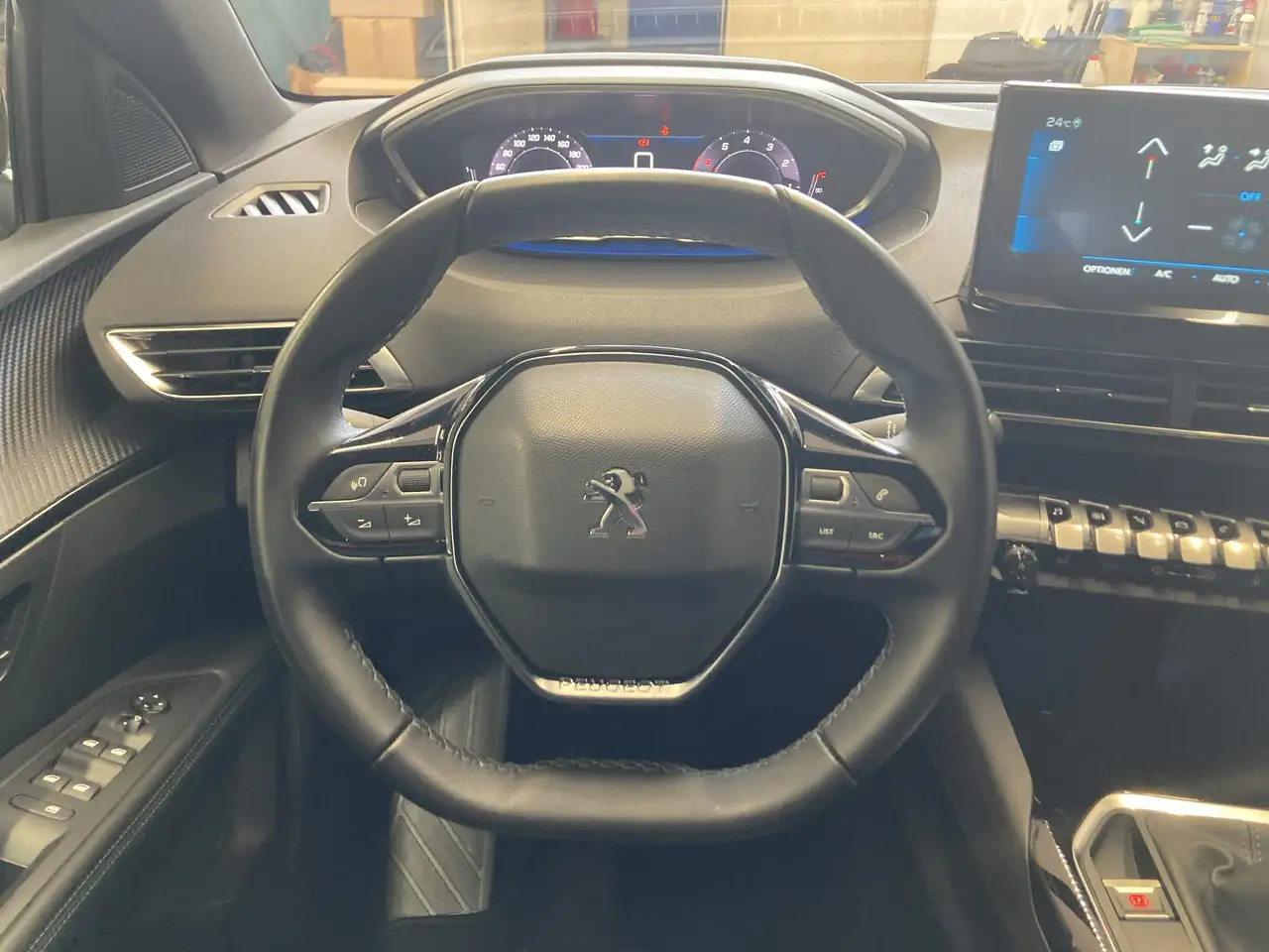 Peugeot 3008 1.2 PureTech Allure Pack ACC+Navi+SHZ+Kamera — معرض صور السيارة 9