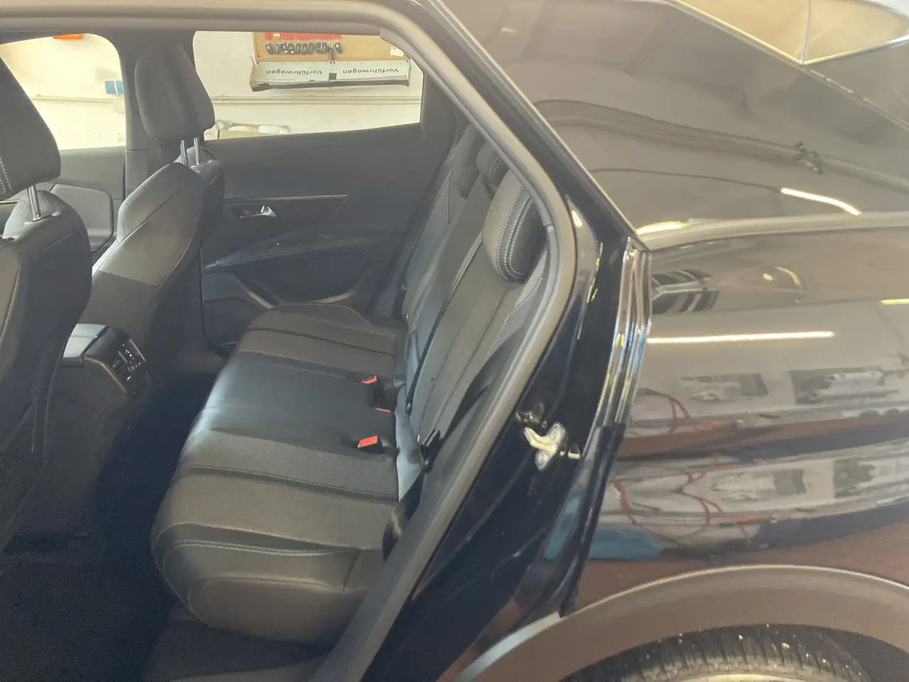 Peugeot 3008 1.2 PureTech Allure Pack ACC+Navi+SHZ+Kamera — معرض صور السيارة 16