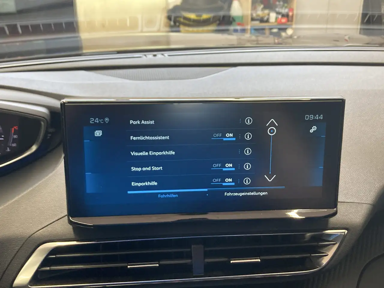 Peugeot 3008 1.2 PureTech Allure Pack ACC+Navi+SHZ+Kamera — معرض صور السيارة 19