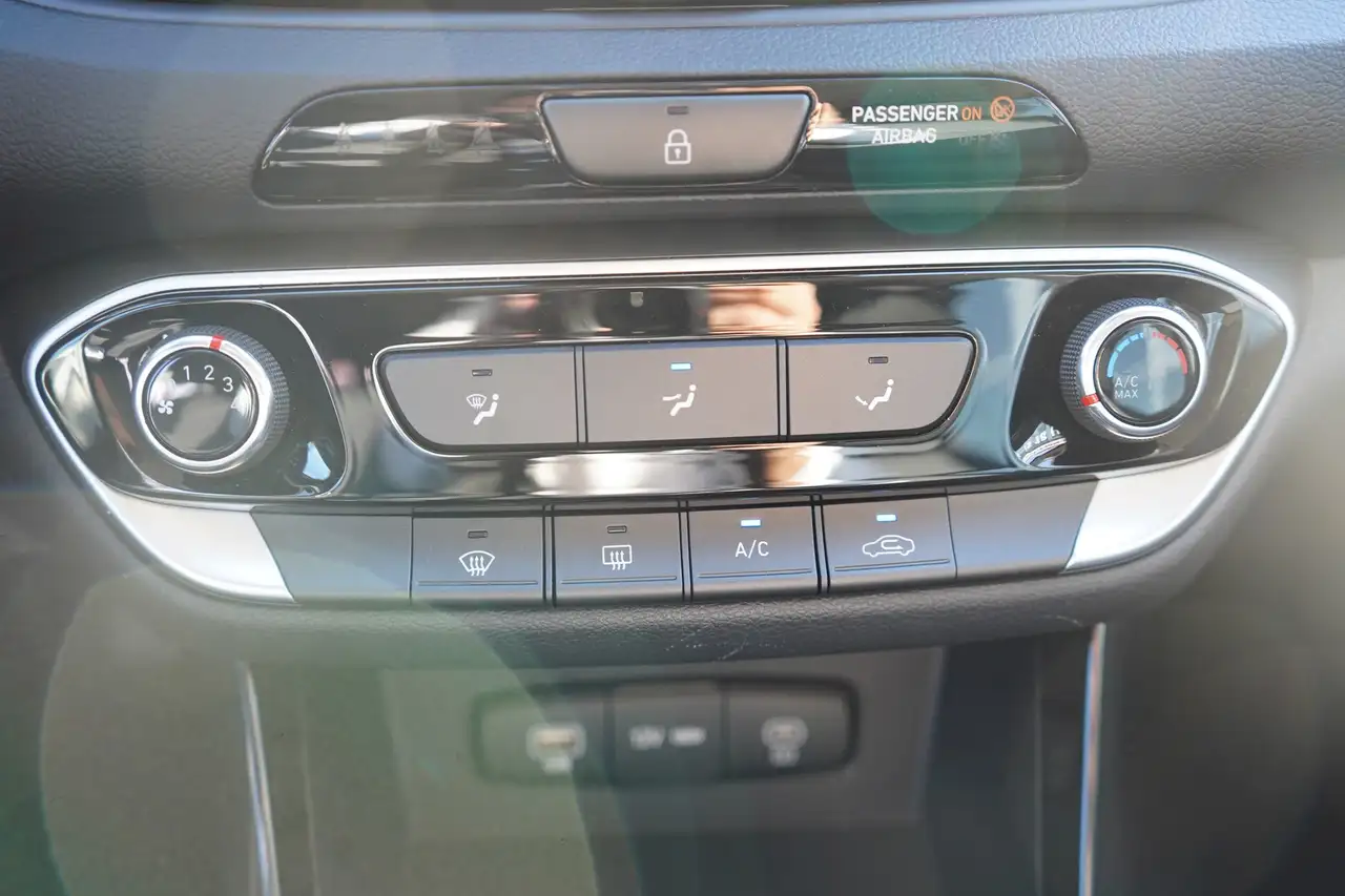 Hyundai i30 Kombi 1.0 T-GDI LED Navi Kamera — معرض صور السيارة 12