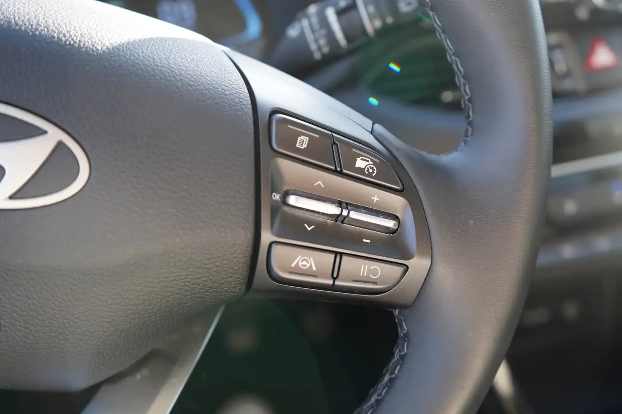 Hyundai i30 Kombi 1.0 T-GDI LED Navi Kamera — معرض صور السيارة 22