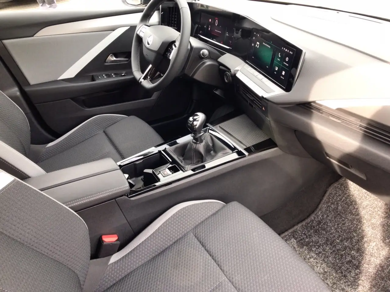 Opel Astra L 1.2 Turbo Edition *HU AU neu* — Vehicle gallery 19
