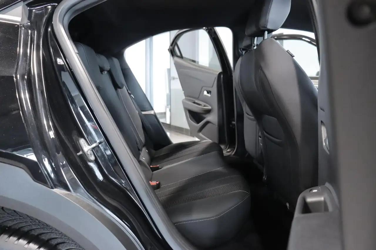 Opel Mokka 1.2 GS Line *VIRTUAL*CAM*SHZ*TEMPOMAT* — Galería del vehículo 10