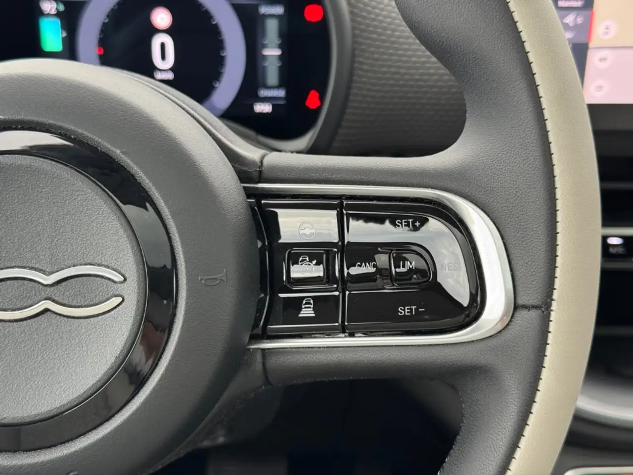 Fiat 500e La Prima By Bocelli+PANO+SOH97,6%+NAVI+JBL+LEDER+A — Galería del vehículo 20