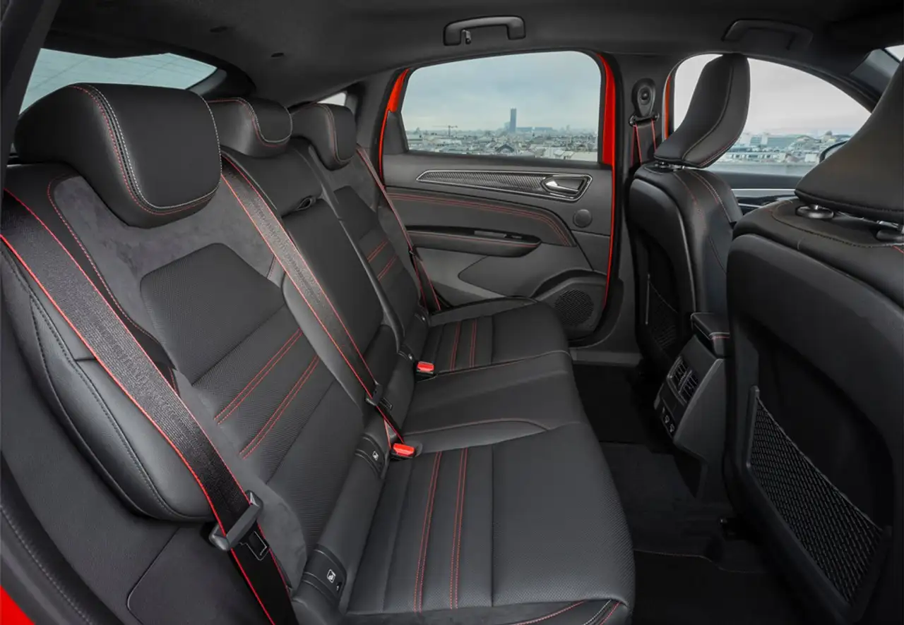 Renault Arkana 1.6 E-Tech Evolution 103kW — Vehicle gallery 3