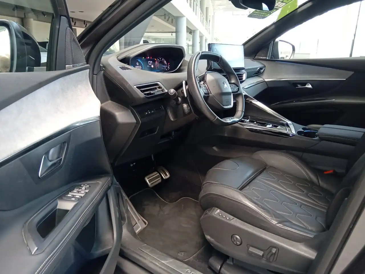 Peugeot 5008 PureTech 130 GT ACC+LED+Navi+SHZ+Kam. — Galerie du véhicule 19