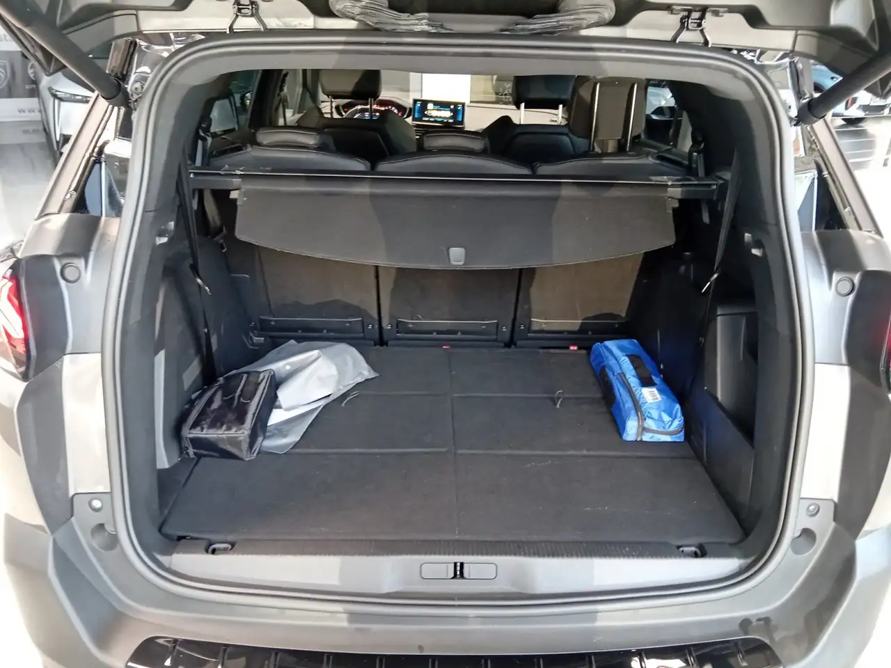 Peugeot 5008 PureTech 130 GT ACC+LED+Navi+SHZ+Kam. — Galerie du véhicule 14