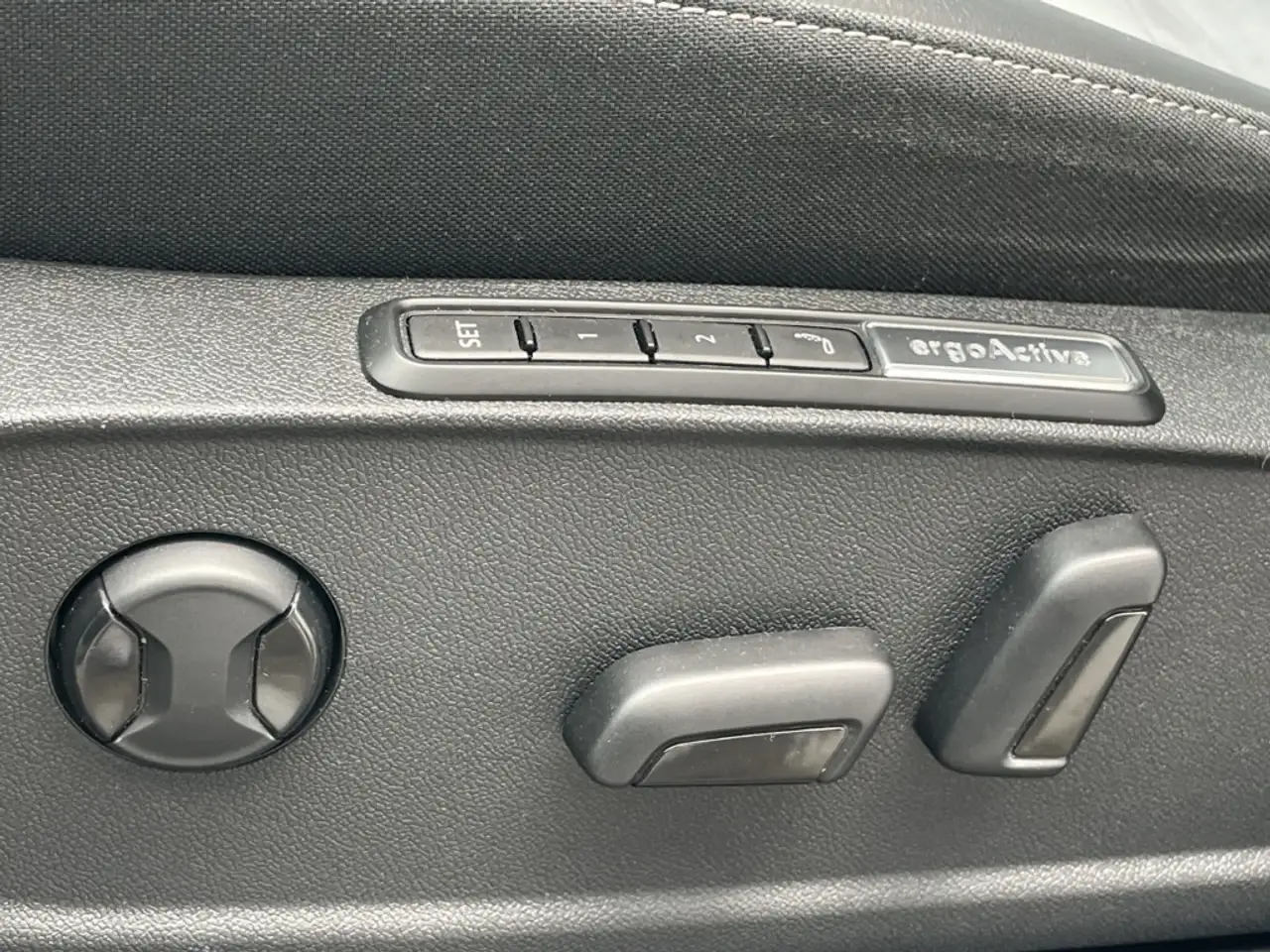 Volkswagen ID.3 Pro Move AHK/360°Kamera/Navi/Keyless/App-Connect/A — معرض صور السيارة 10